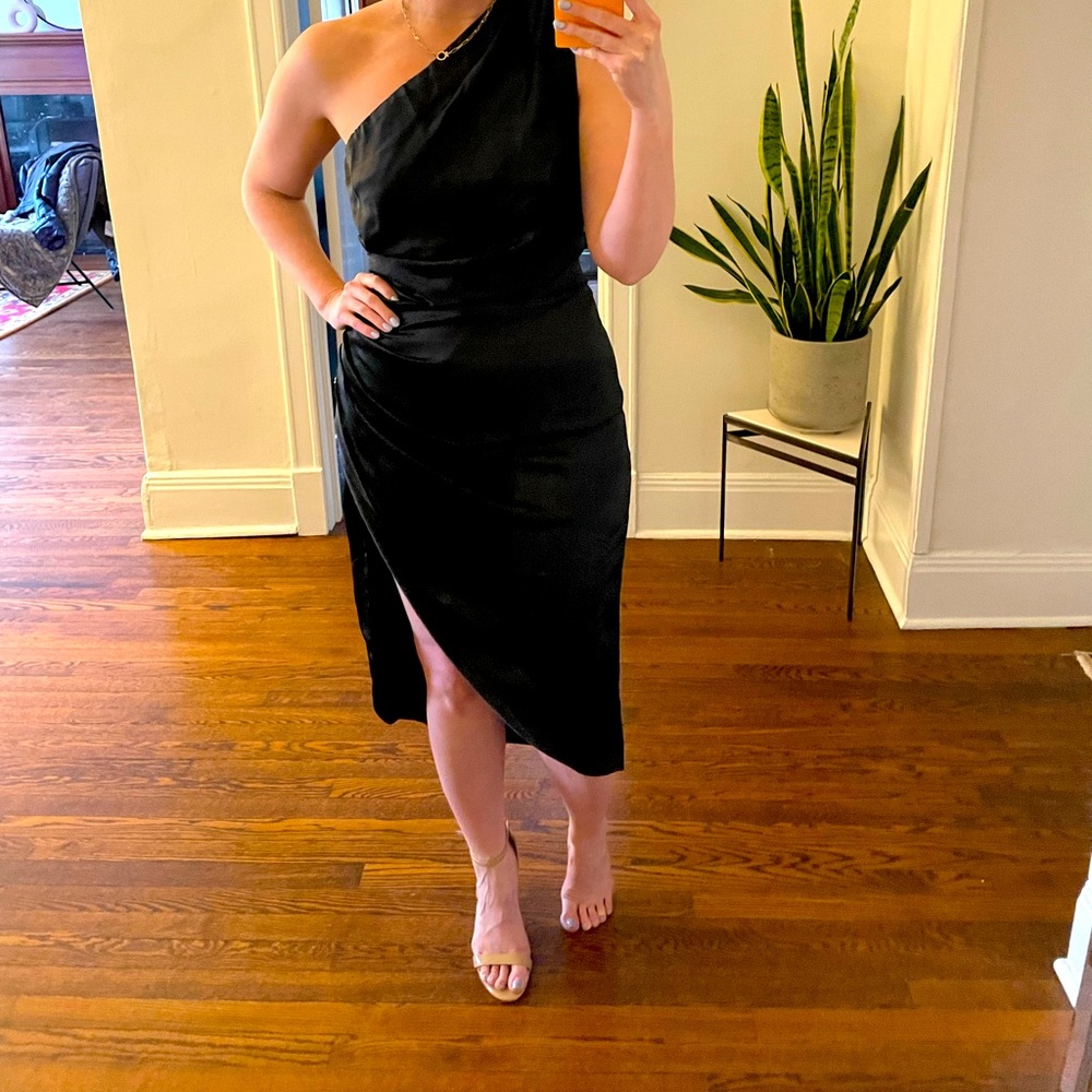 Elliatt Cassini One-Shoulder Dress - Black Size L